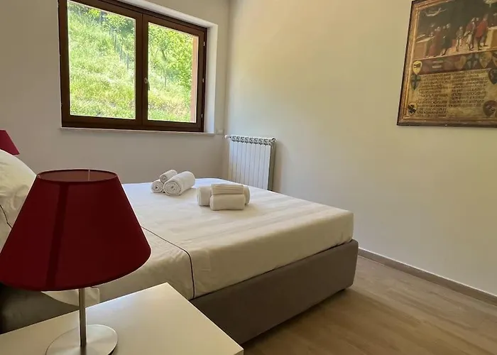 Sotto Le Mura, Tufo سيينا